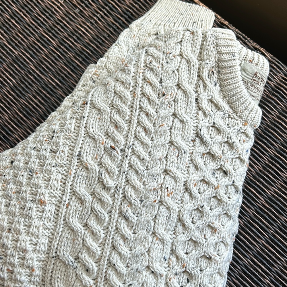 Brand new “nep” tweed 100 % new wool sweater